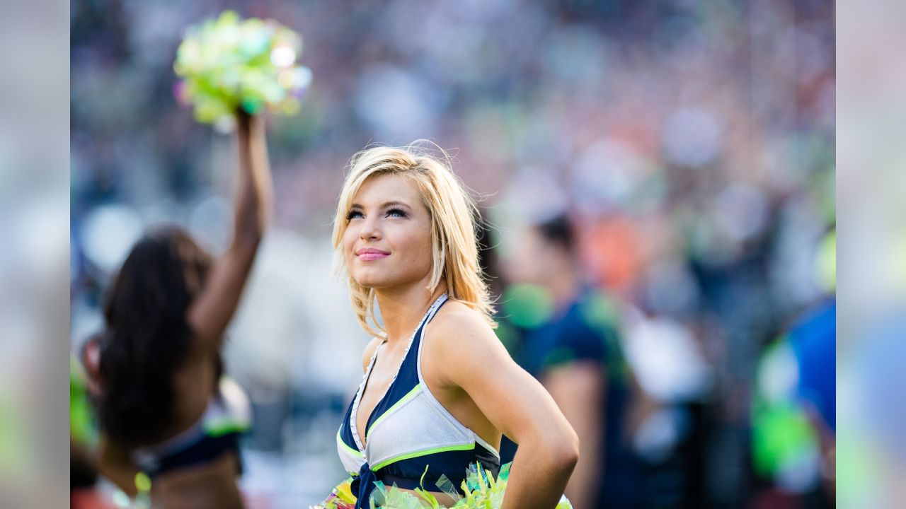 Photo Gallery - Sea Gals vs Broncos