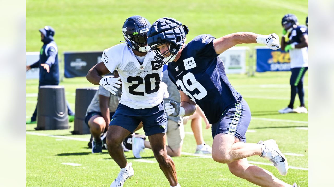 Seattle Seahawks linebacker Jordyn Brooks returns to practice after ACL  injury - BVM Sports