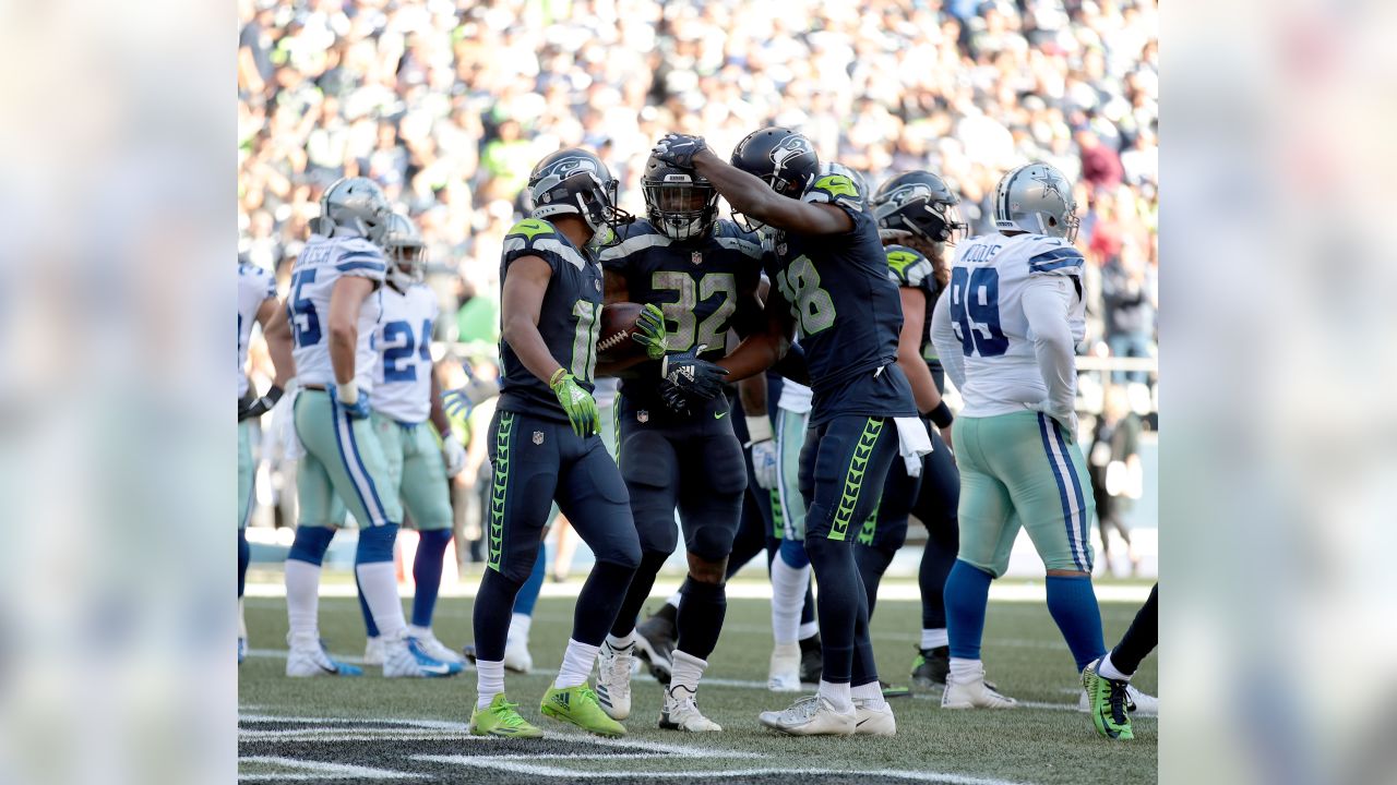 Cowboys-Seahawks reaction: 'Deuce Mania' brightens night otherwise darkened  by injuries