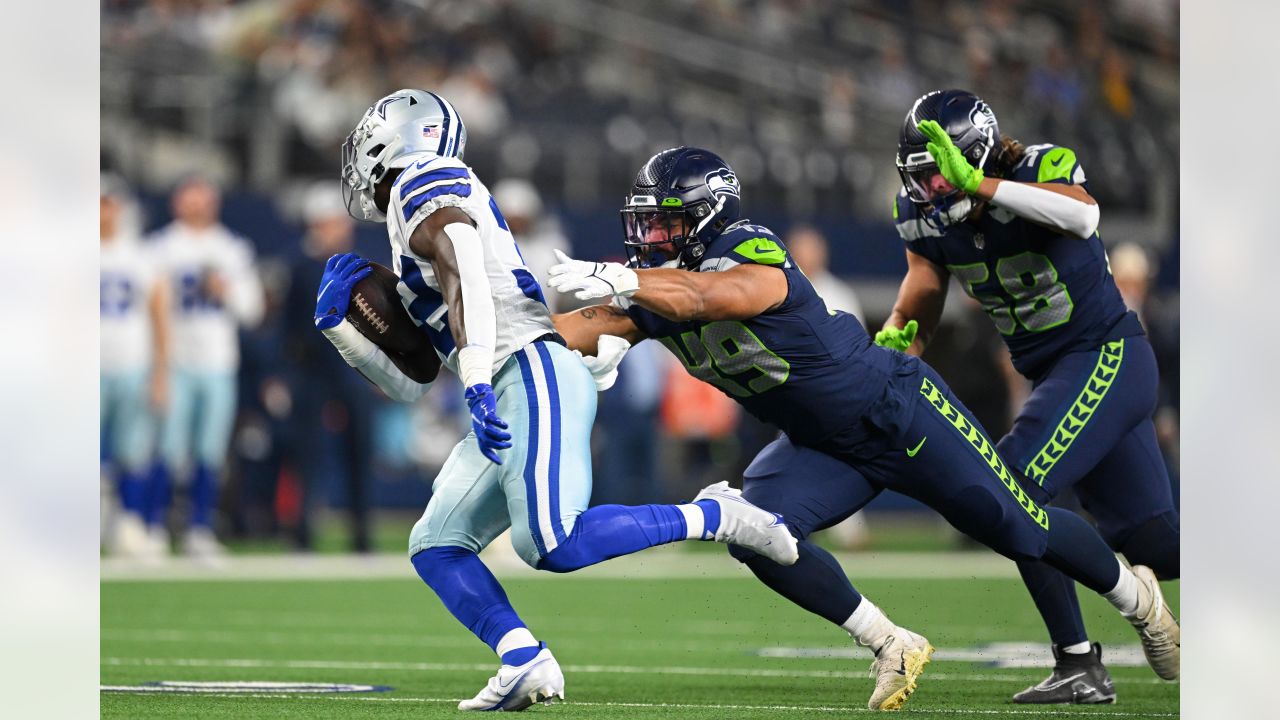 5,250 Dallas Cowboys V Seattle Seahawks Photos & High Res Pictures