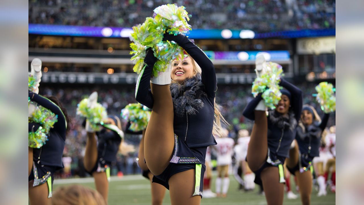 Tuesday Round-Up: Seahawks To Wear Action Green Uniforms On Monday Night  Football vs Vikings