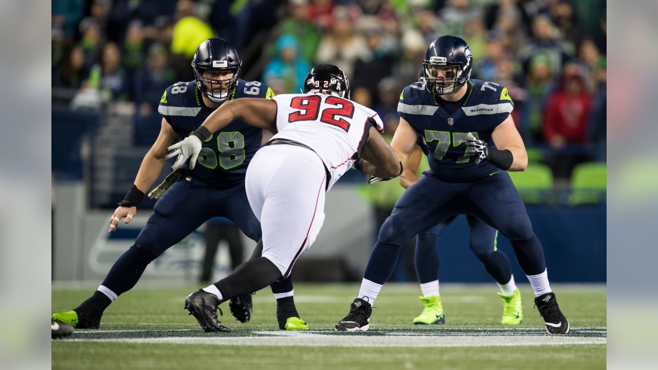 Ryan's 2 TD passes enough as Falcons hold off Seahawks 34-31