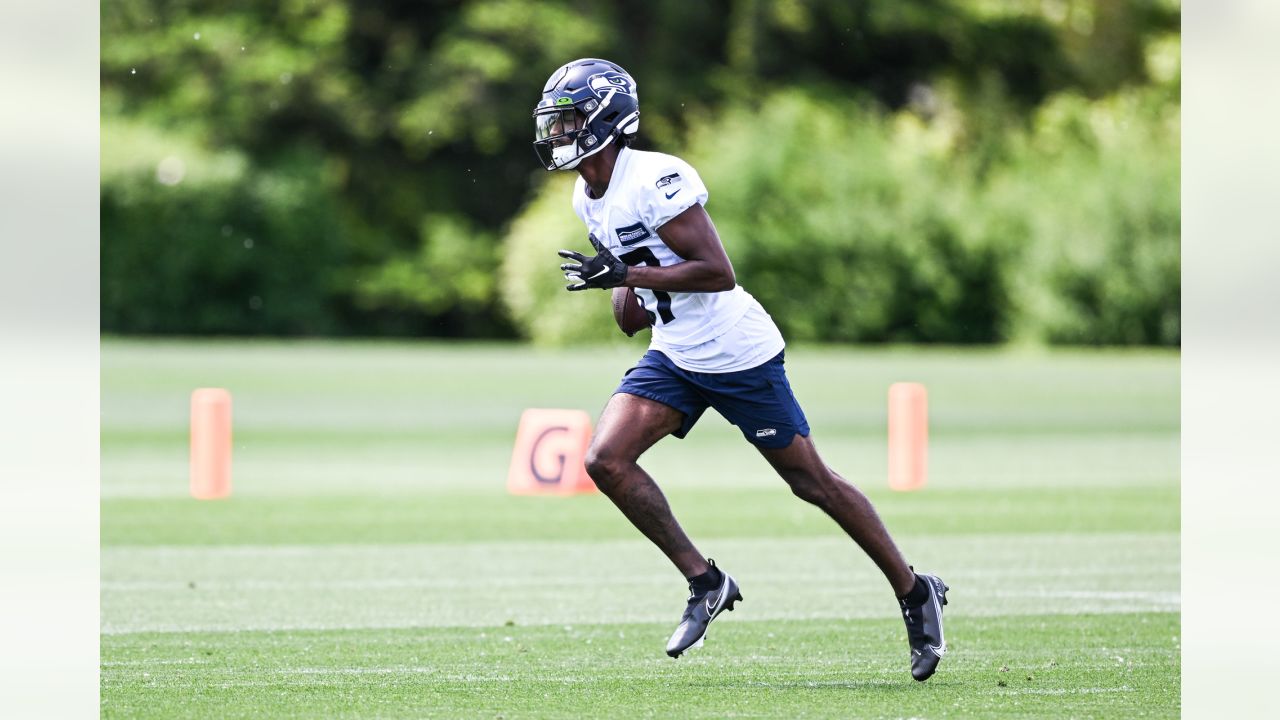 Who's D.K. Metcalf 'Scared to Race'? Seattle Seahawks Receiver's Speedy  Reveal - Tariq Woolen - Sports Illustrated Seattle Seahawks News, Analysis  and More