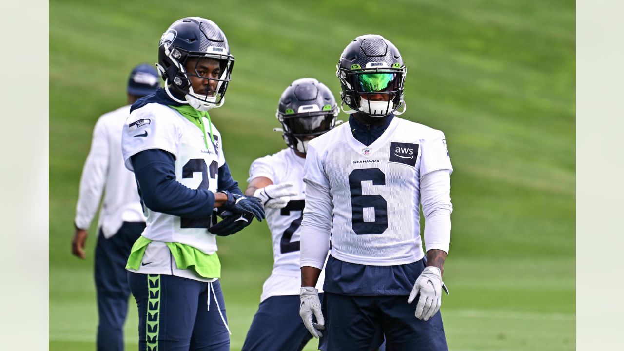 Seahawks Awarded Kyu Blu Kelly, Drake Thomas Off Waiver Wire - Sports  Illustrated Seattle Seahawks News, Analysis and More