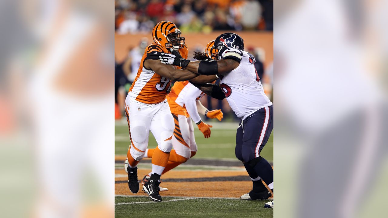 Seattle Seahawks offensive lineman Duane Brown (76) lines up for the snap  during an NFL football game against the Houston Texans, Sunday, Dec. 12,  2021, in Houston. (AP Photo/Matt Patterson Stock Photo - Alamy