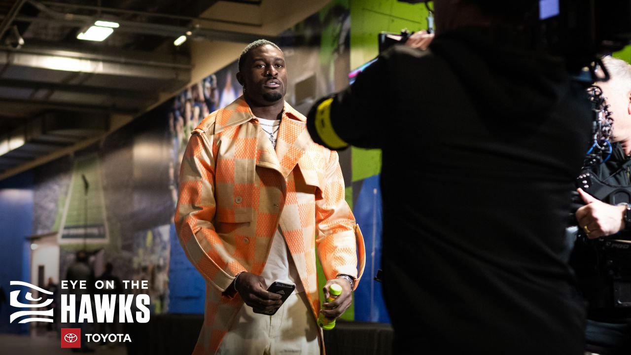 PHOTOS: Eye On The Hawks - Behind The Scenes From Primetime Matchup With  49ers