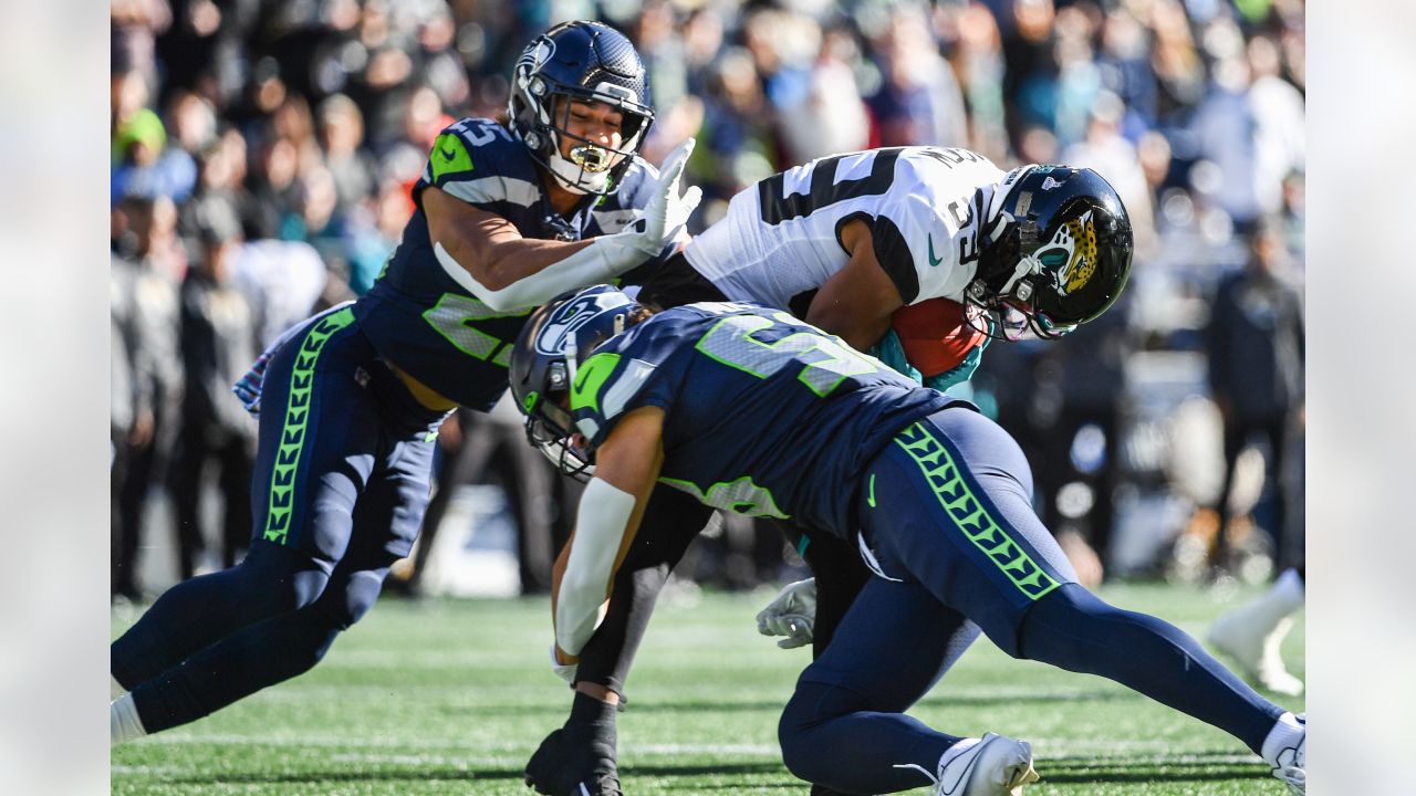 Seahawks all studs in 31-7 win over Jaguars