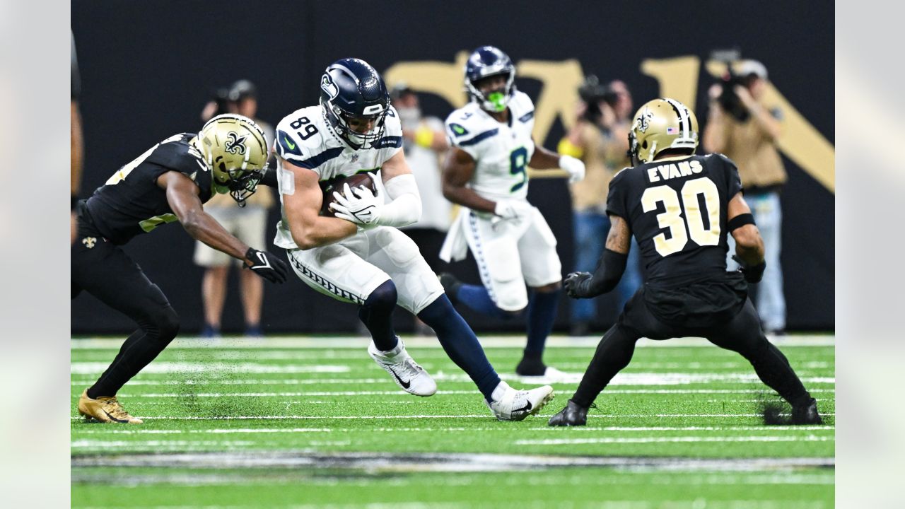 Seattle Seahawks lose 13-10 to New Orleans Saints in unwatchable, putrid  display of offense - Field Gulls