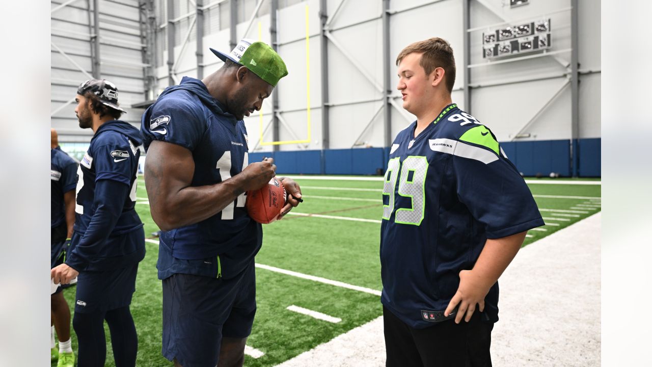 PHOTOS: Make-A-Wish Gives A Visit To The Seahawks