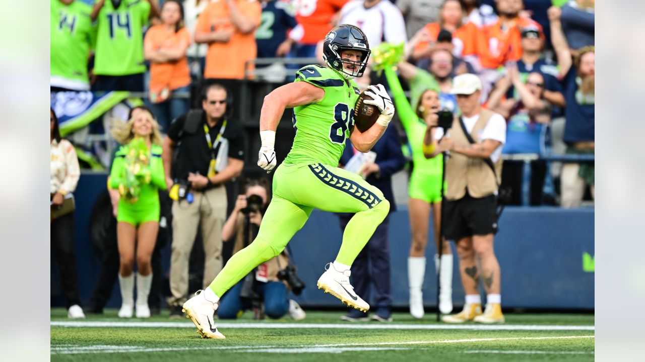 Twitter reacts to Seahawks' dramatic win, Broncos' absurd 4th