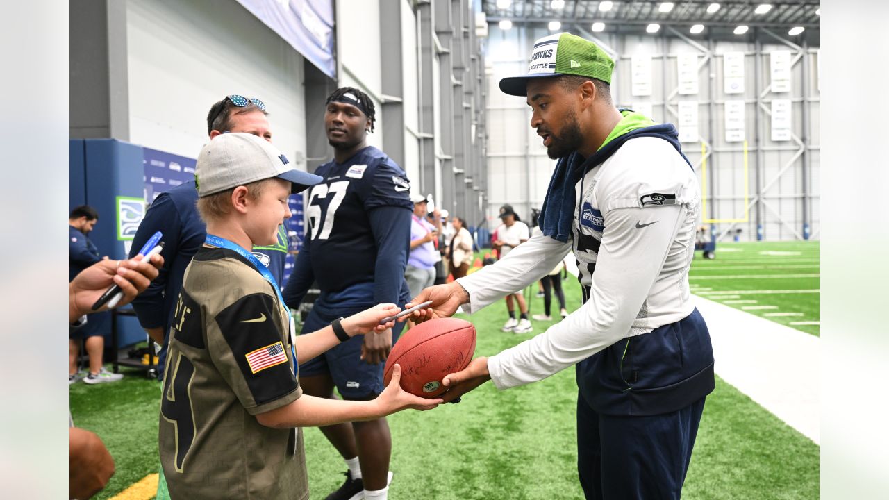 Seahawks Host Make-A-Wish Kids