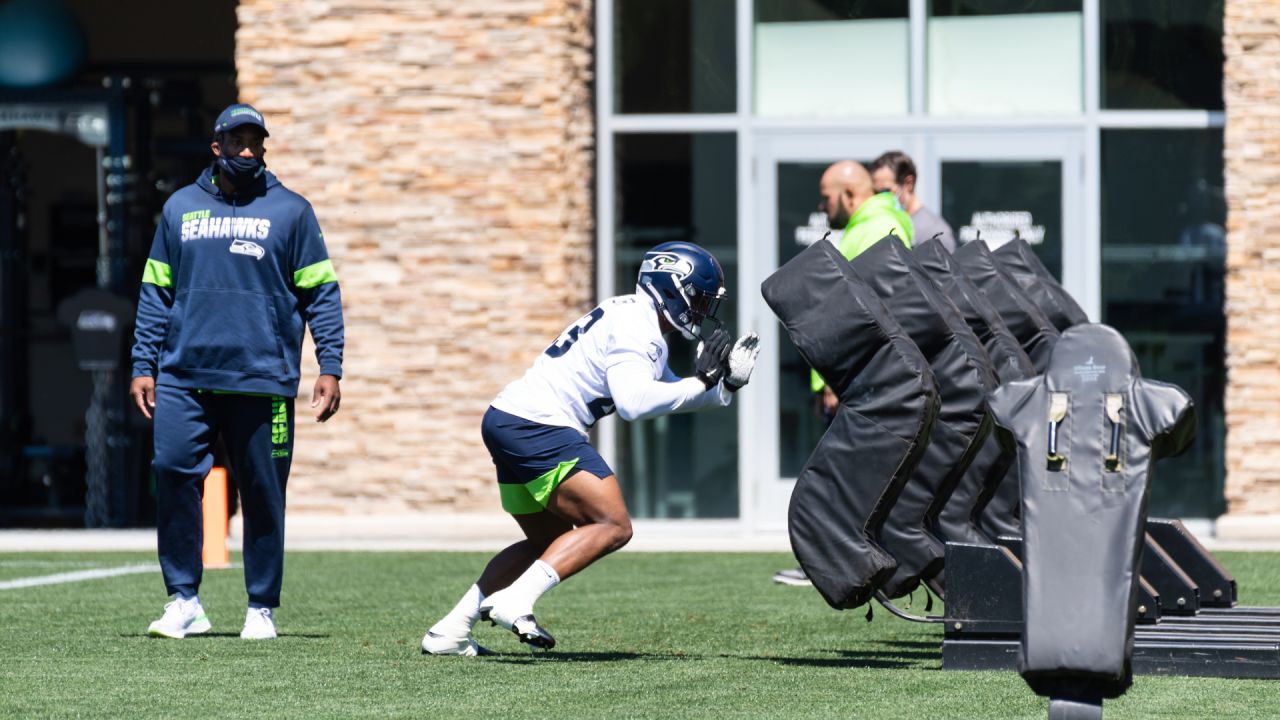 Fueled' by Lost Rookie Season, Darrell Taylor Ready to Provide Versatility  to Seahawks' Defense - Sports Illustrated Seattle Seahawks News, Analysis  and More