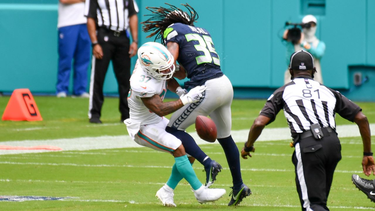 Grading the Seahawks' 31-23 victory over the Dolphins