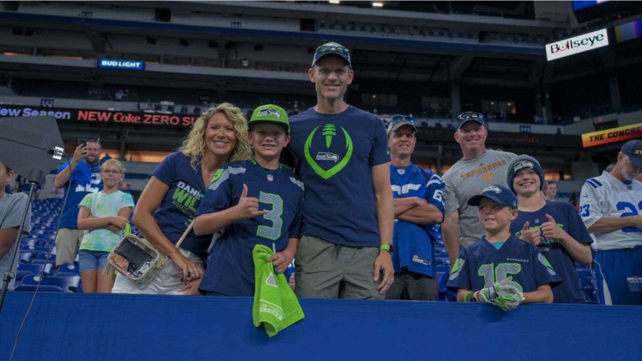 NFL on X: 1075 total yards. 695 passing yards. 12 total TDs. 93 total  points. @Seahawks and @Lions offenses put on a show. #SEAvsDET   / X