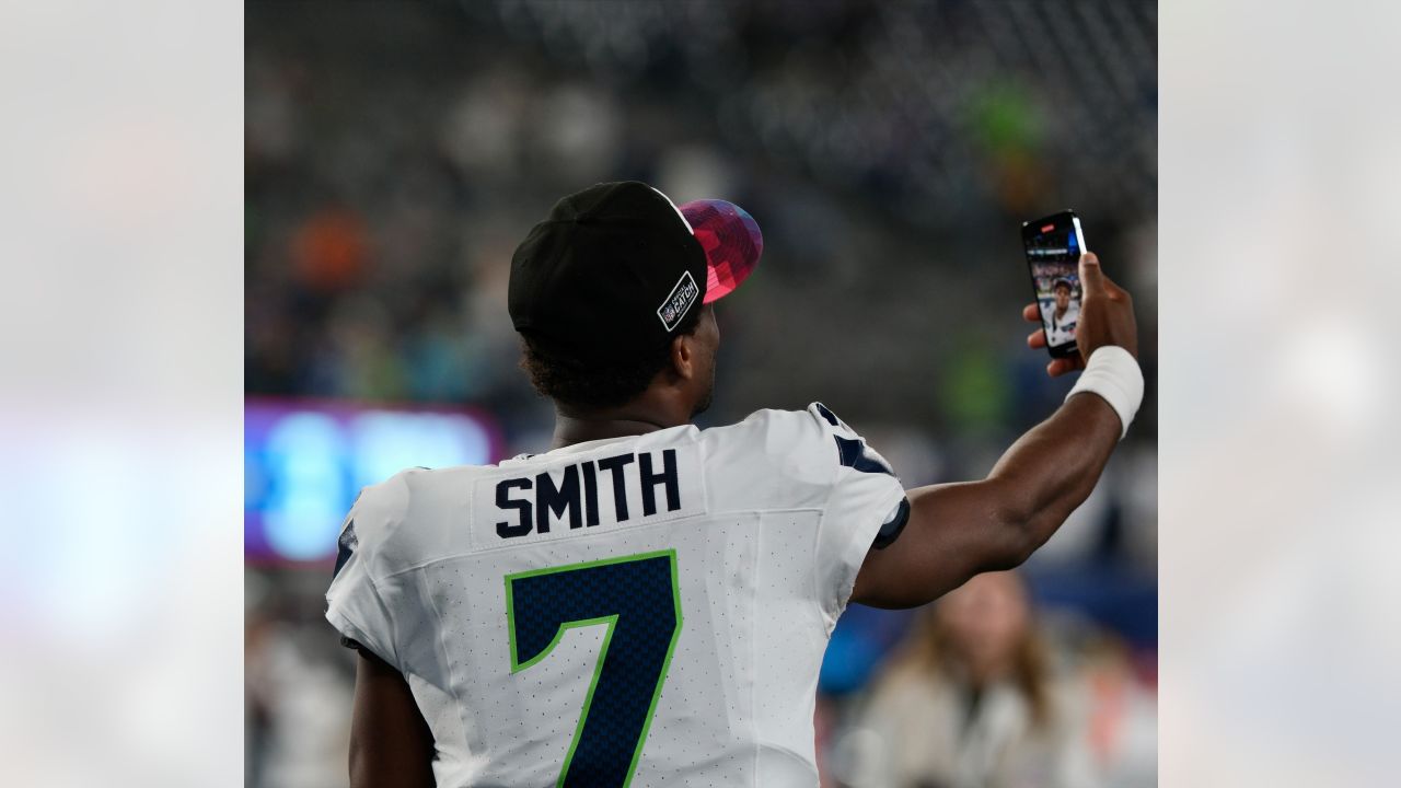 Twitter reacts to the Seahawks' 24-3 toppling of the Giants on