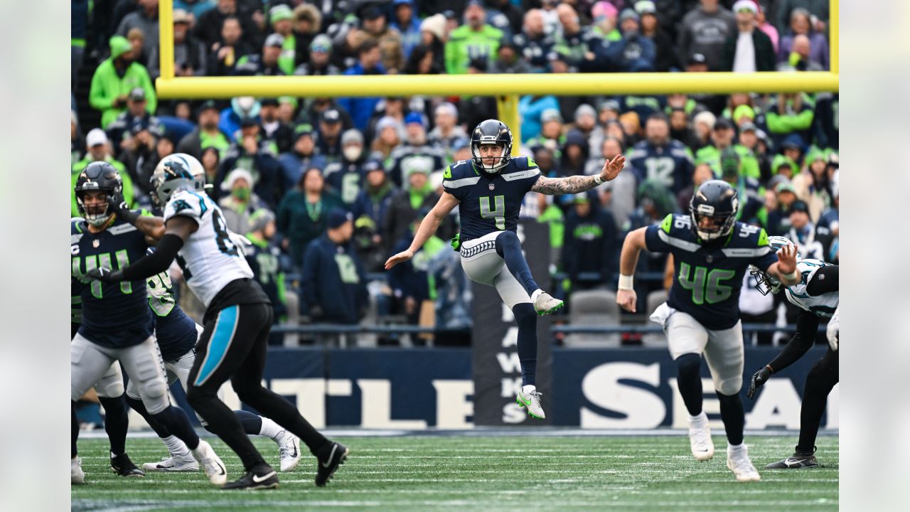 PHOTOS: Seahawks Arrive At Lumen Field For Week 14 vs. Panthers