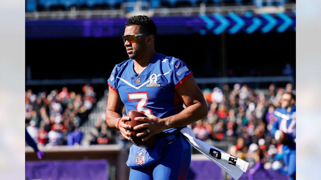 Russell Wilson's Pro Bowl photo sparks rumor of 'not being against' playing  for Commanders - DC Sports King