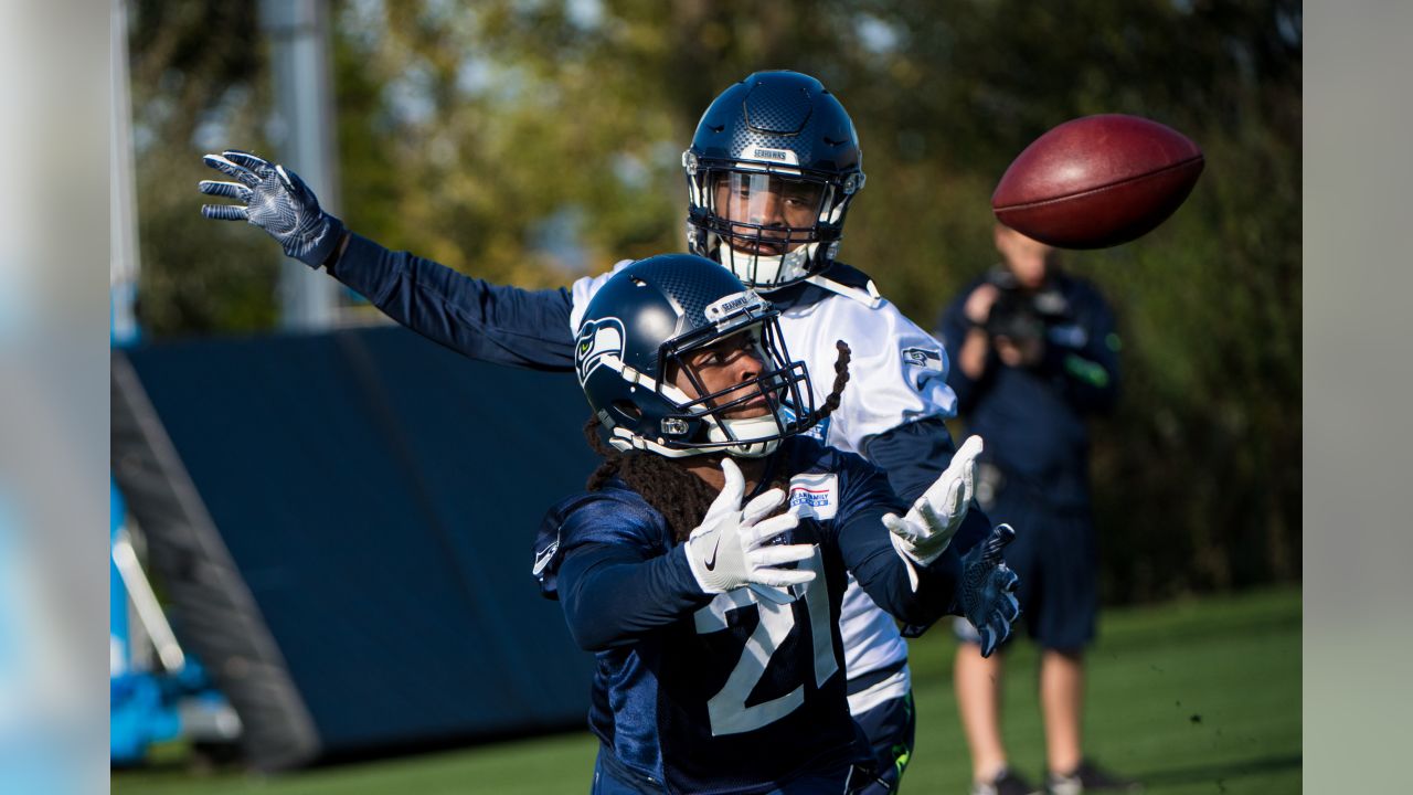 Since when did Luke become Techno Jesus??? : r/Seahawks