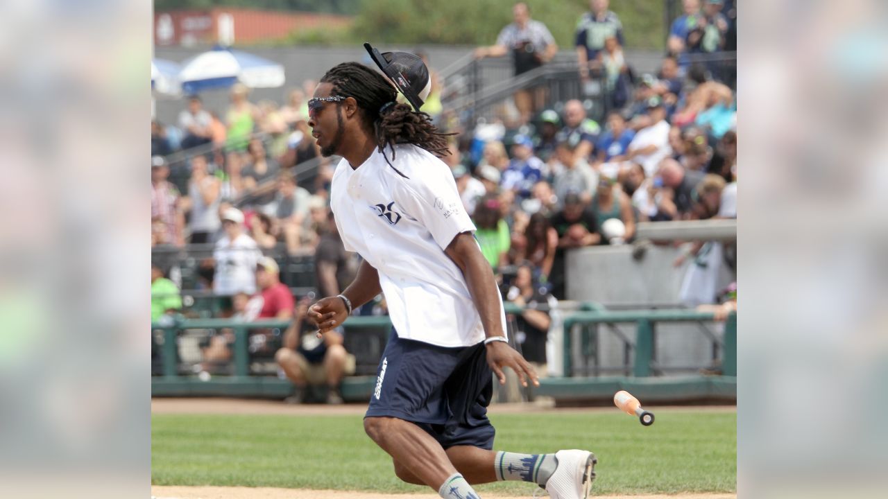 Seahawks players, Seattle sports stars highlight celebrity softball game -  Field Gulls