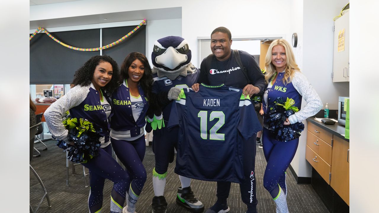 PHOTOS: Blitz And Seahawks Dancers Visit North Creek High School To Shine  Light On Autism Awareness