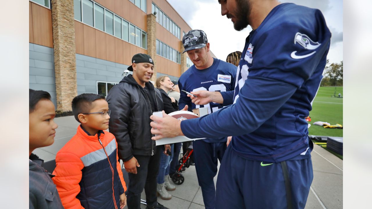 Seahawks Celebrate Military & Veterans with NFL's Salute to Service  Initiative