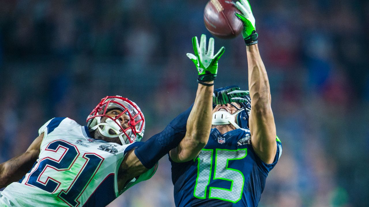 WATCH: Seahawks' Jermaine Kearse make an unreal juggling catch on turf in  Super Bowl 