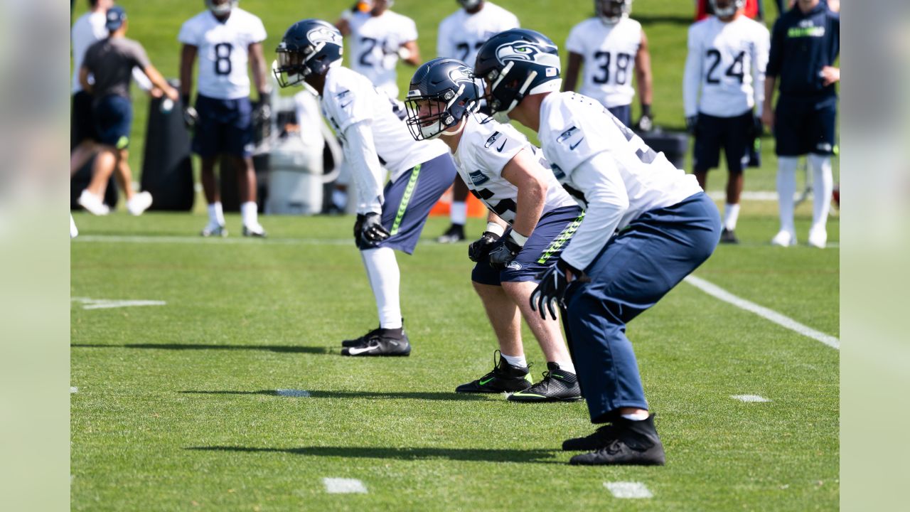 Cody Barton, Ben Burr-Kirven give Seahawks a glimpse at possible