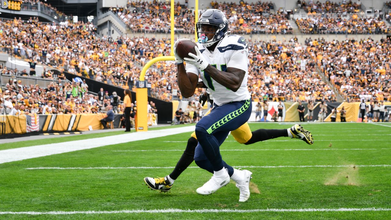 Seahawks beat Steelers 28-26 in first road game of the season