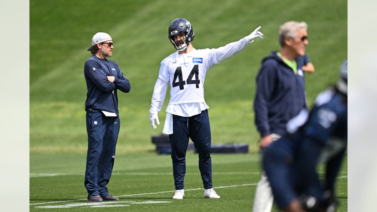 Seahawks starting QB 2022: Latest updates on Drew Lock, Geno Smith training  camp battle - DraftKings Network