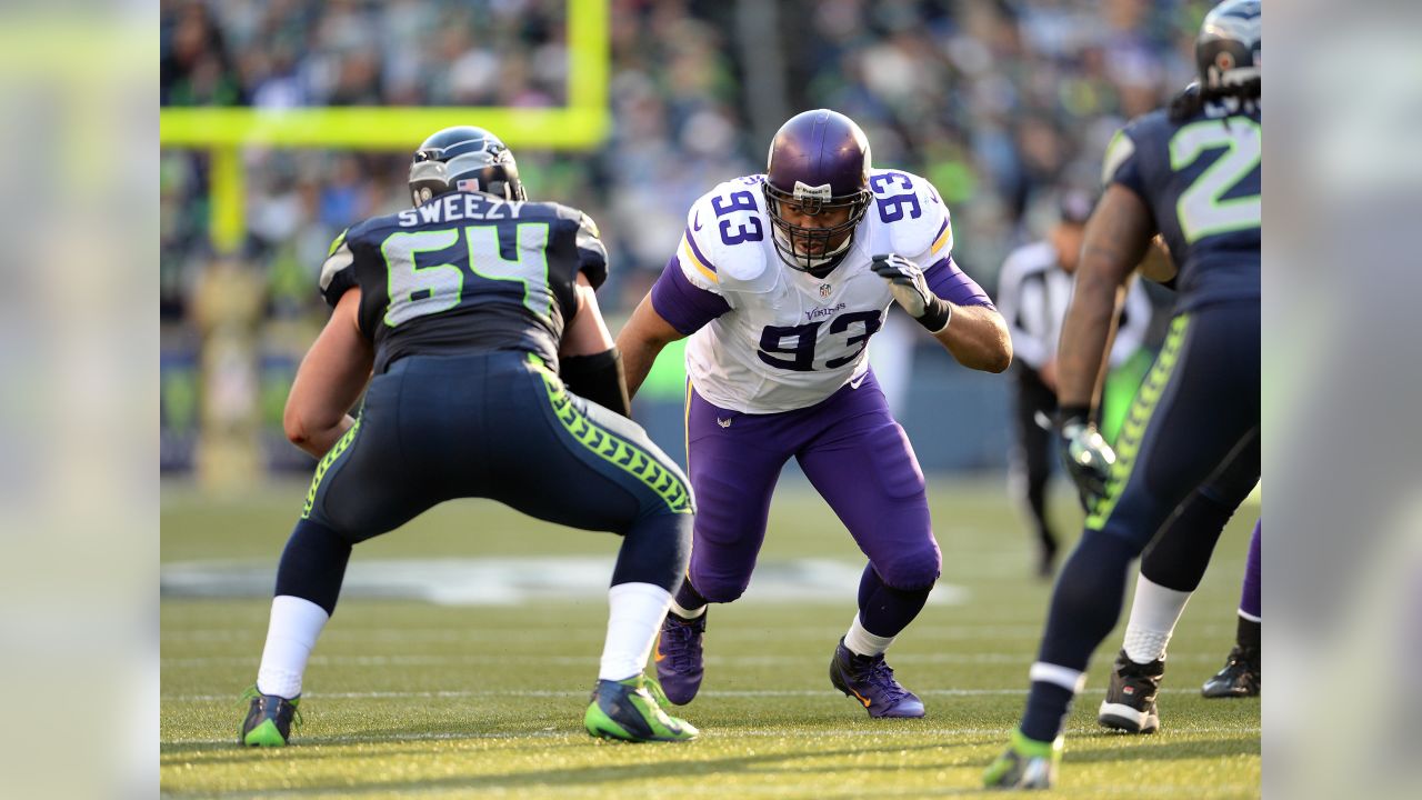 NFL: After 11 seasons with the Minnesota Vikings, Kevin Williams signed  with the Super Bowl champion Seattle Seahawks