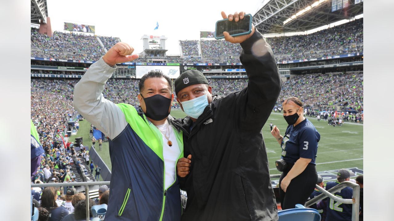 Photos: Fans flock to Seahawks Football Fest at Lumen Field