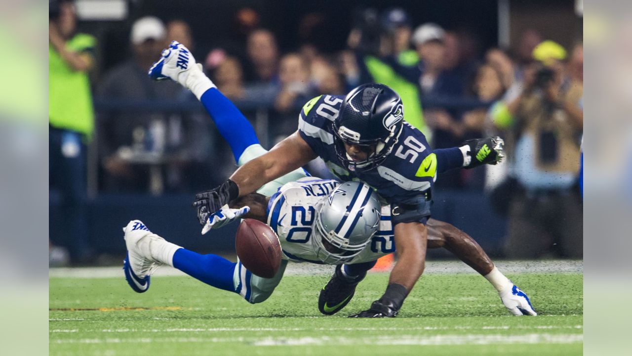 Wilson carries Seahawks past ailing Cowboys, 13-12