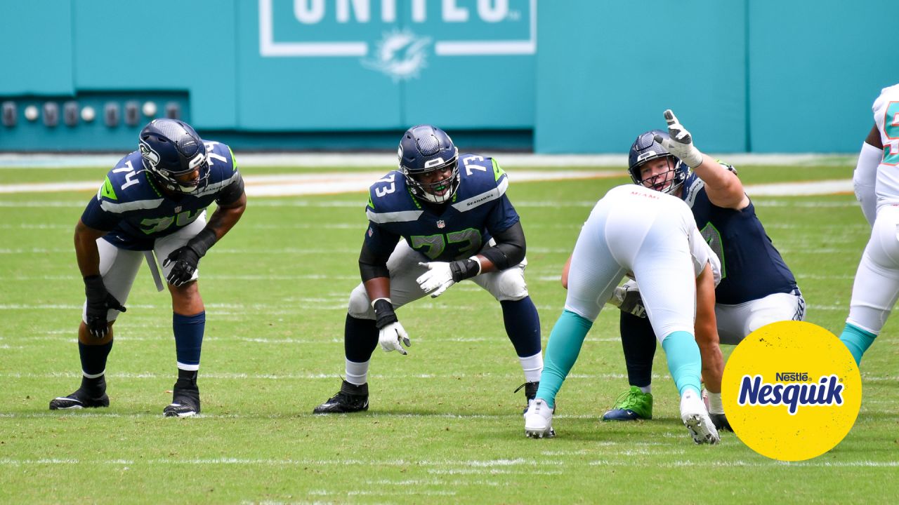 Russell Wilson, Travis Homer shine as Seattle Seahawks beat Dolphins