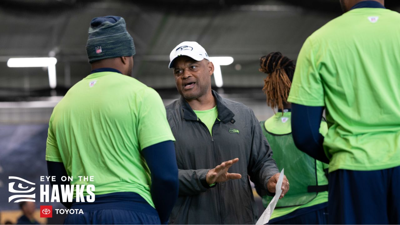 Seattle Seahawks head coach Pete Carroll, center, huddle with defensive  coordinator Ken Norton and defensive captain, Seattle Seahawks middle  linebacker Bobby Wagner (54) during the fourth quarter against the Arizona  Cardinals at