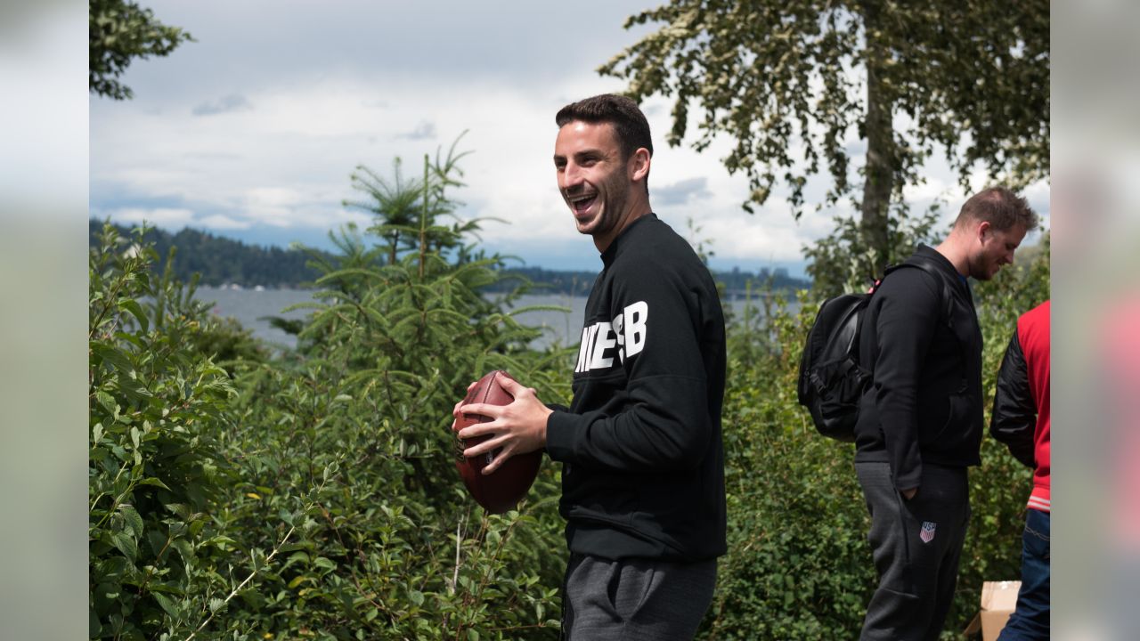 Seahawks get a visit from U.S. men's national soccer team