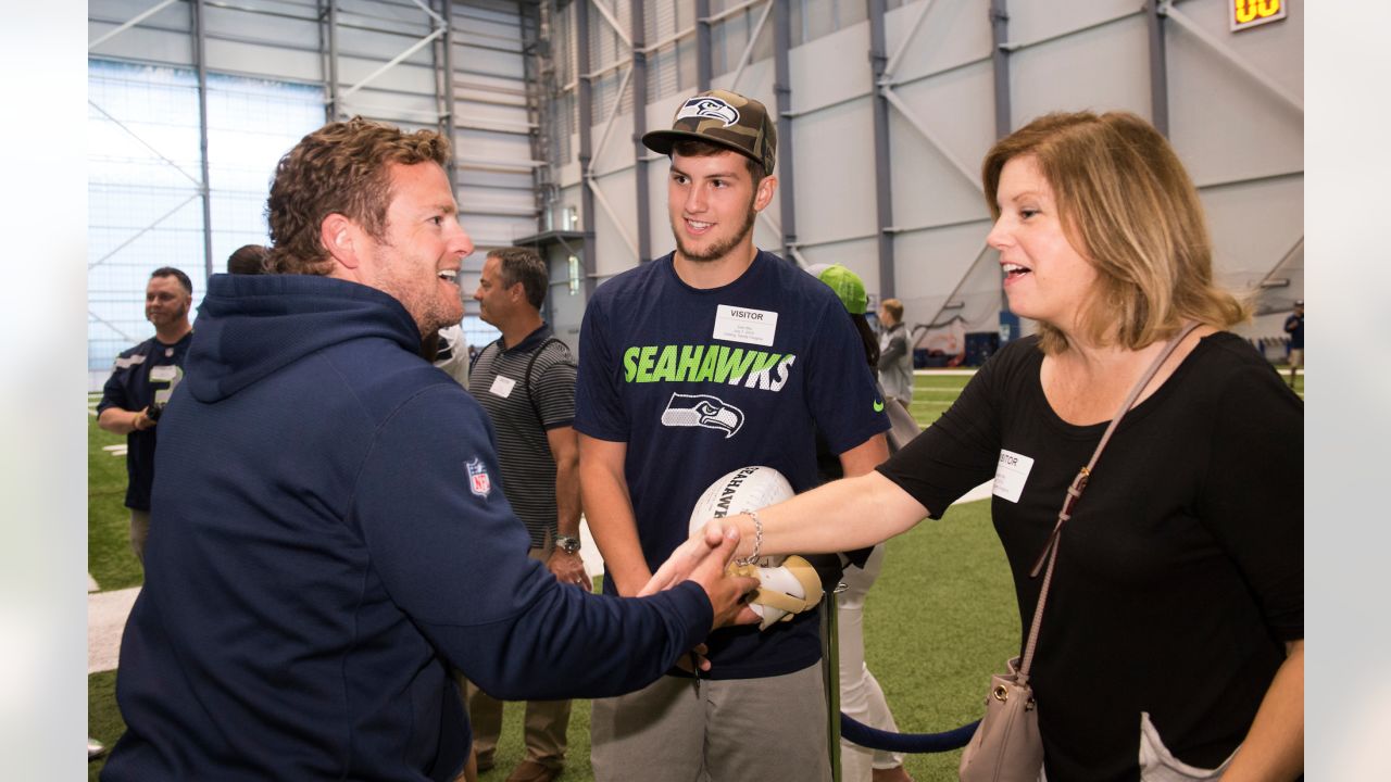 Seahawks GM John Schneider, wife Traci raise money for families affected by  autism - ESPN - NFL Nation- ESPN