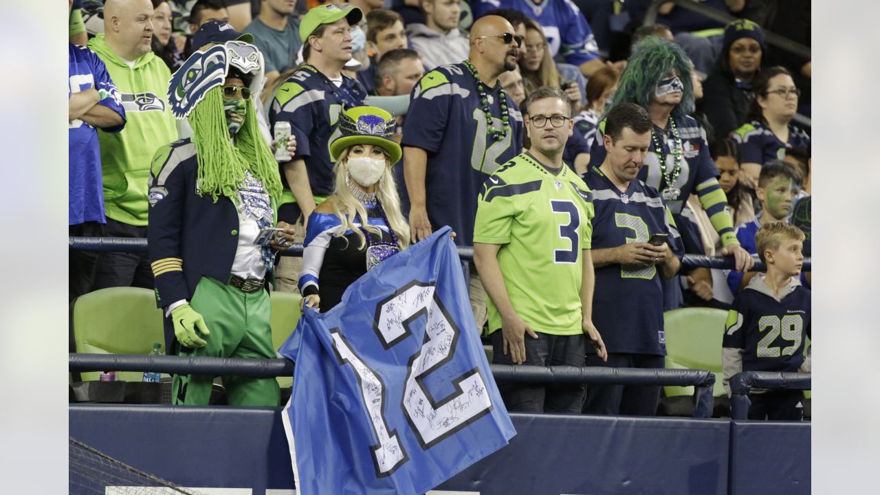 PHOTOS: Fans Attend Seahawks vs. Broncos Preseason Matchup