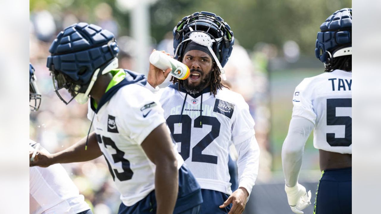 GREEN BAY, WI - AUGUST 26: Seattle Seahawks running back SaRodorick  Thompson Jr. (29) canÕt reach a