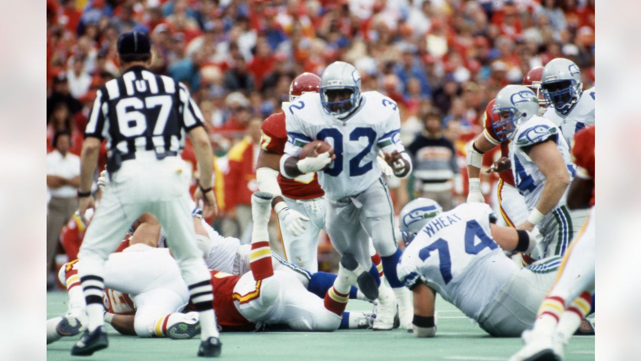 Seattle Seahawks' Nick Bellore (44) during the first half of an NFL  football game against the Arizona Cardinals, Sunday, Nov. 6, 2022, in  Glendale, Ariz. (AP Photo/Darryl Webb Stock Photo - Alamy