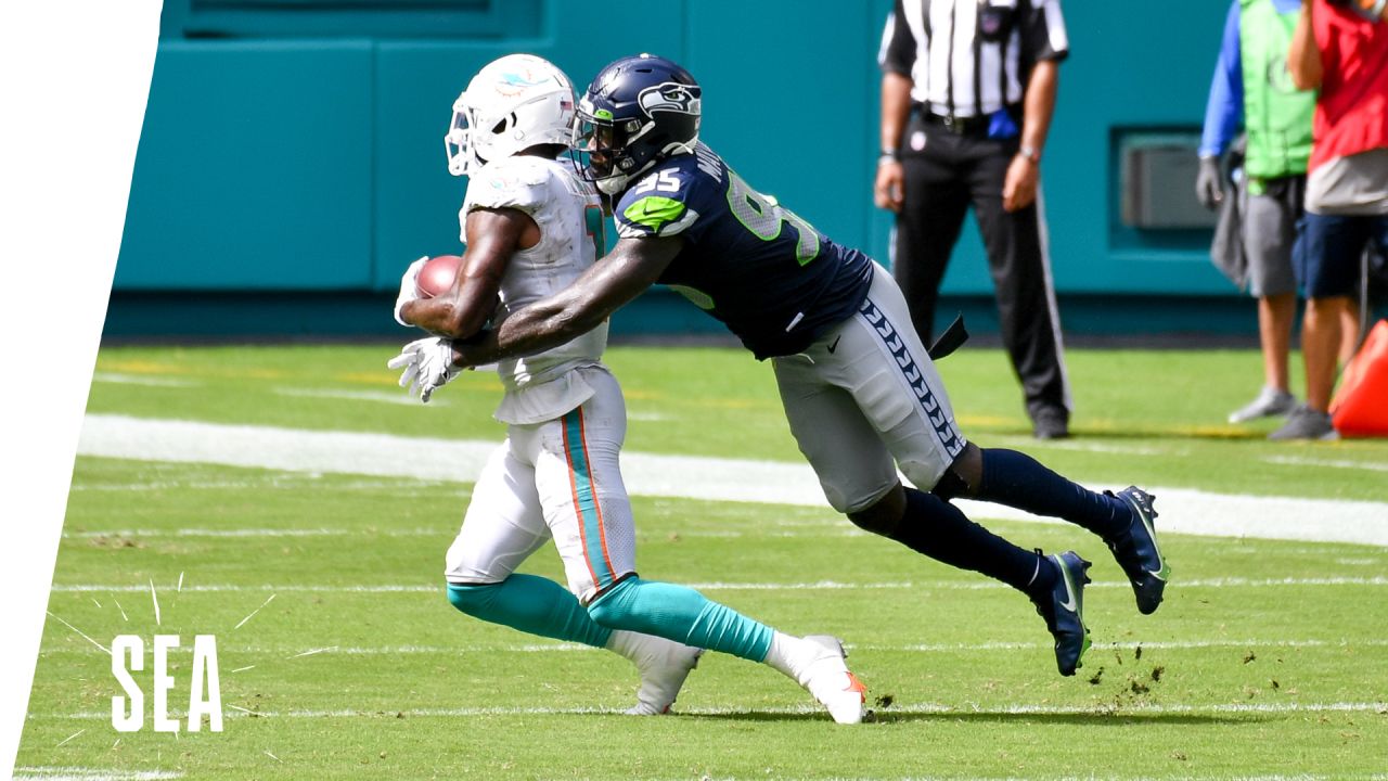 Wilson, Carson lift unbeaten Seahawks past Dolphins - National Football Post