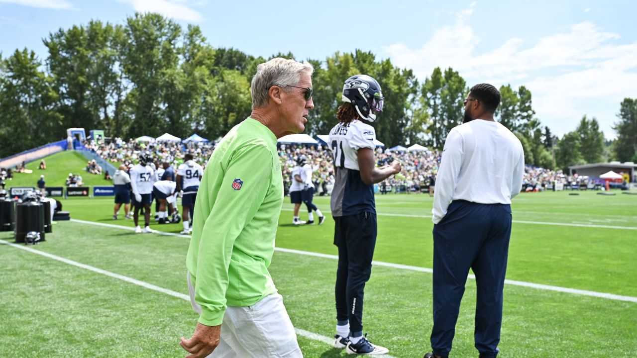 Welcome Back, 12s & Other Observations From Day 1 Of 2021 Seahawks Training  Camp