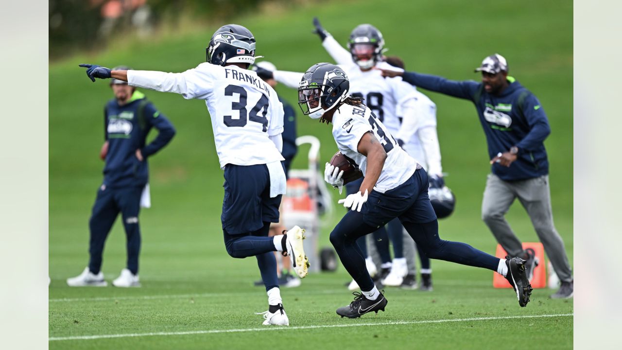 Seahawks OTAs 2023: Watch rookie Jaxon Smith-Njigba catch some touchdowns -  Field Gulls