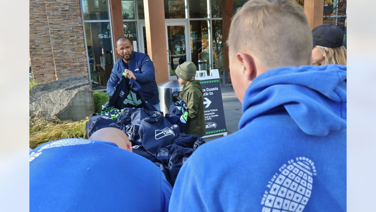 Nino Gray Named Seahawks Salute To Service Nominee