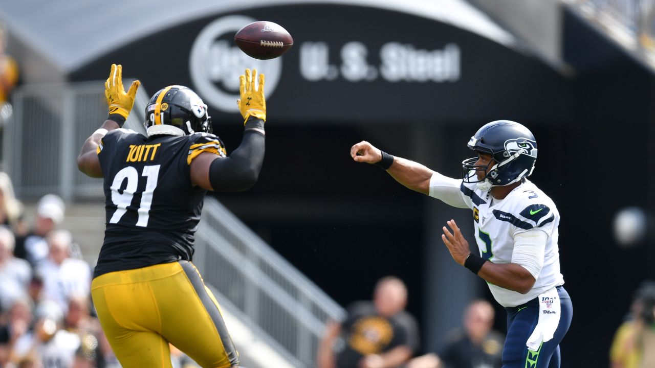 Final Score: Steelers QBs shine in 32-25 win over Seattle - Behind the  Steel Curtain