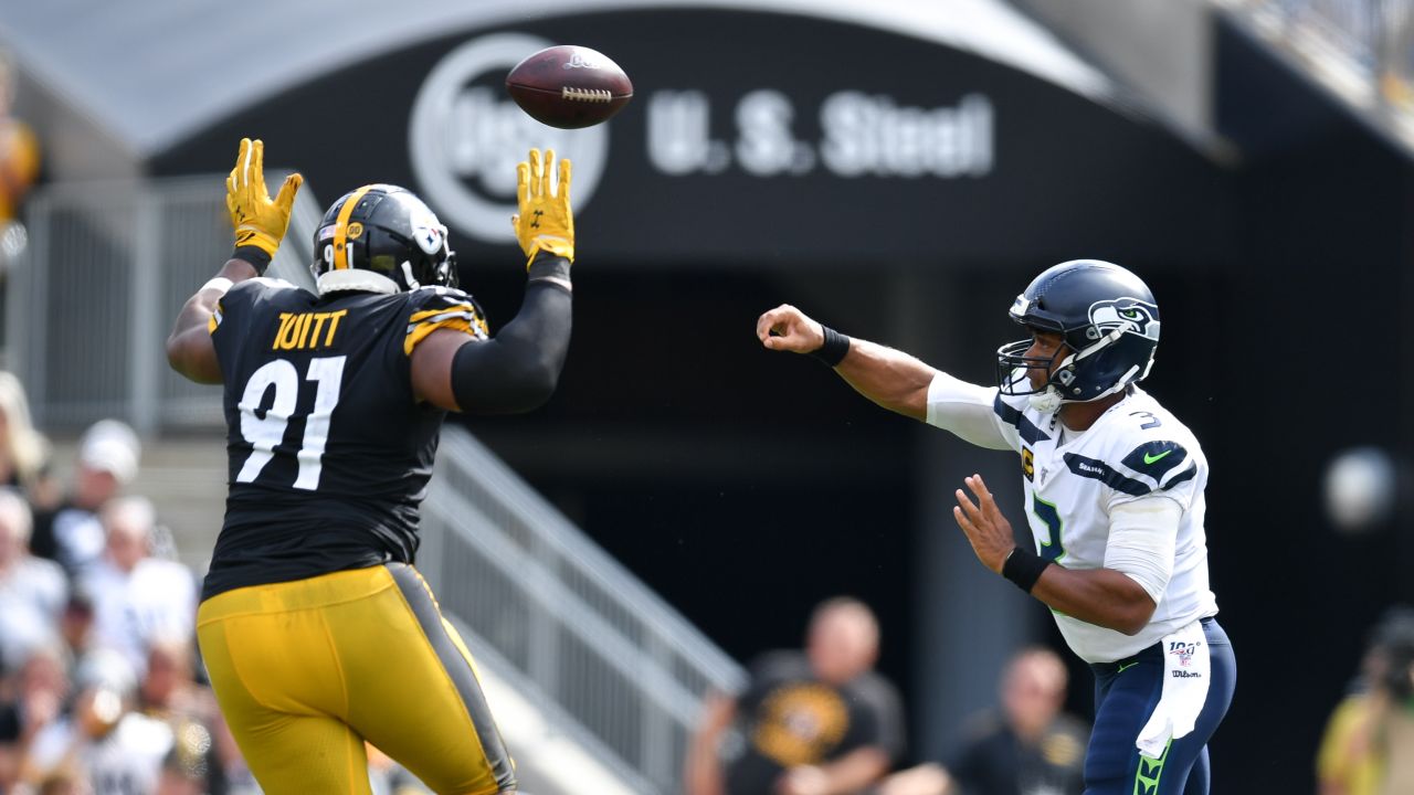 Smith's late miscue leads to Seahawks' loss against Steelers - The San  Diego Union-Tribune