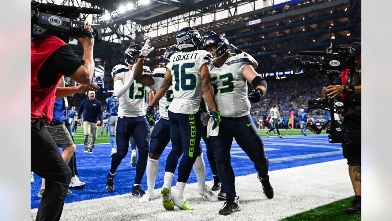 NFL on FOX - WHERE YOU AT 12s!? The Seattle Seahawks are your 2020 NFC West  Champions!