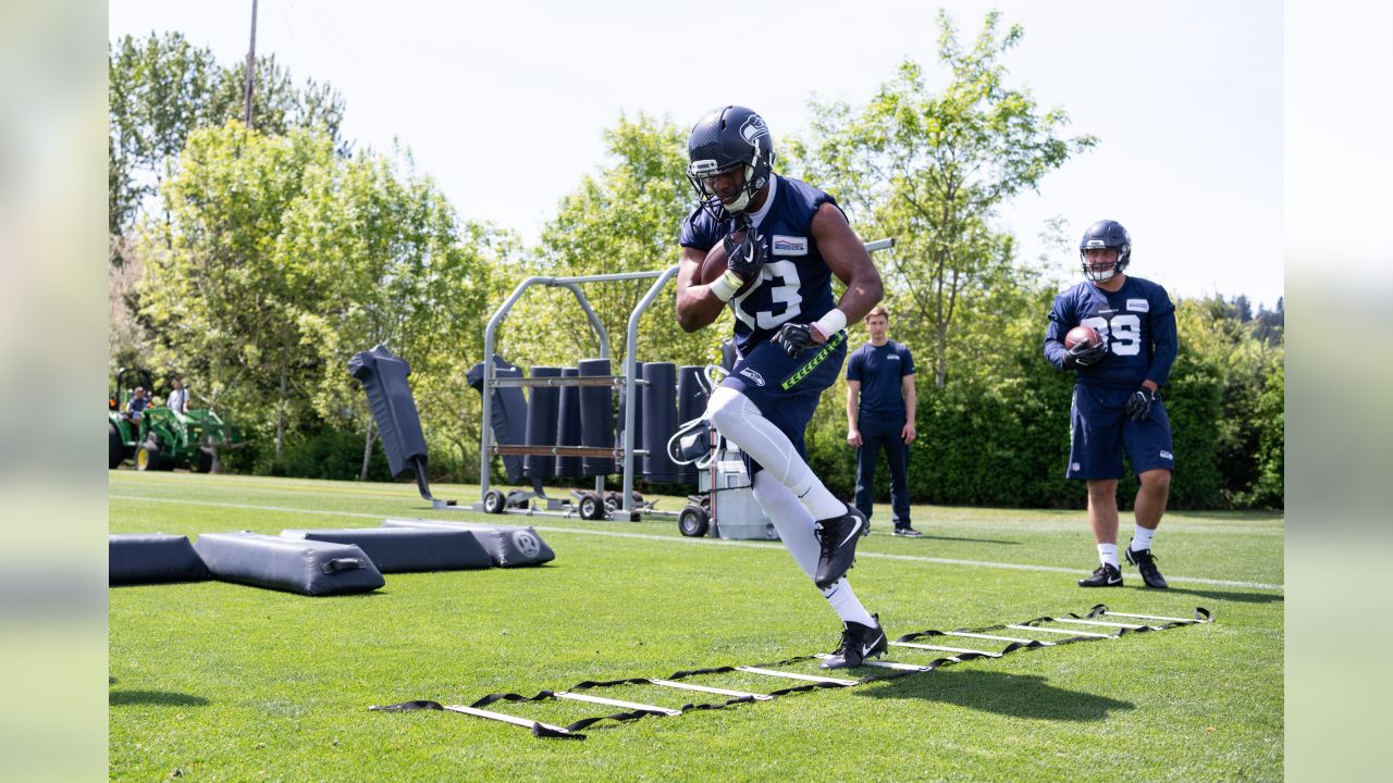 Cody Barton, Ben Burr-Kirven give Seahawks a glimpse at possible