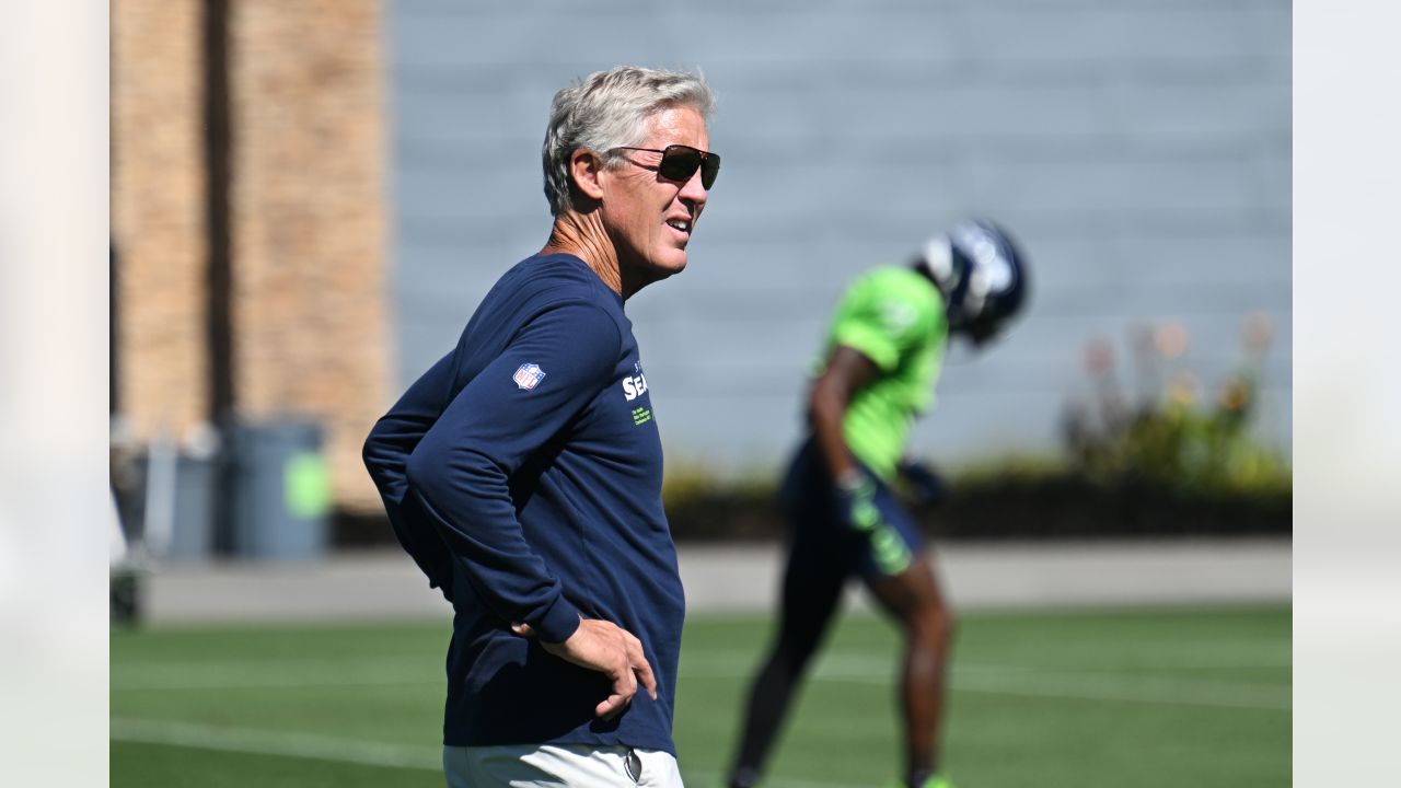 Seahawks Mailbag: Team Chemistry, Rookies Starting, No. 3 Receiver & More