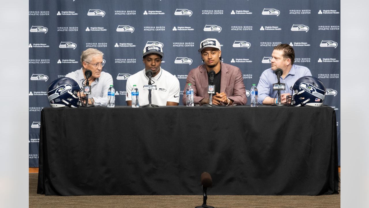 Seahawks mock draft: Where is Seattle drafting in first round with Broncos  pick? What do mock drafts say? - DraftKings Network