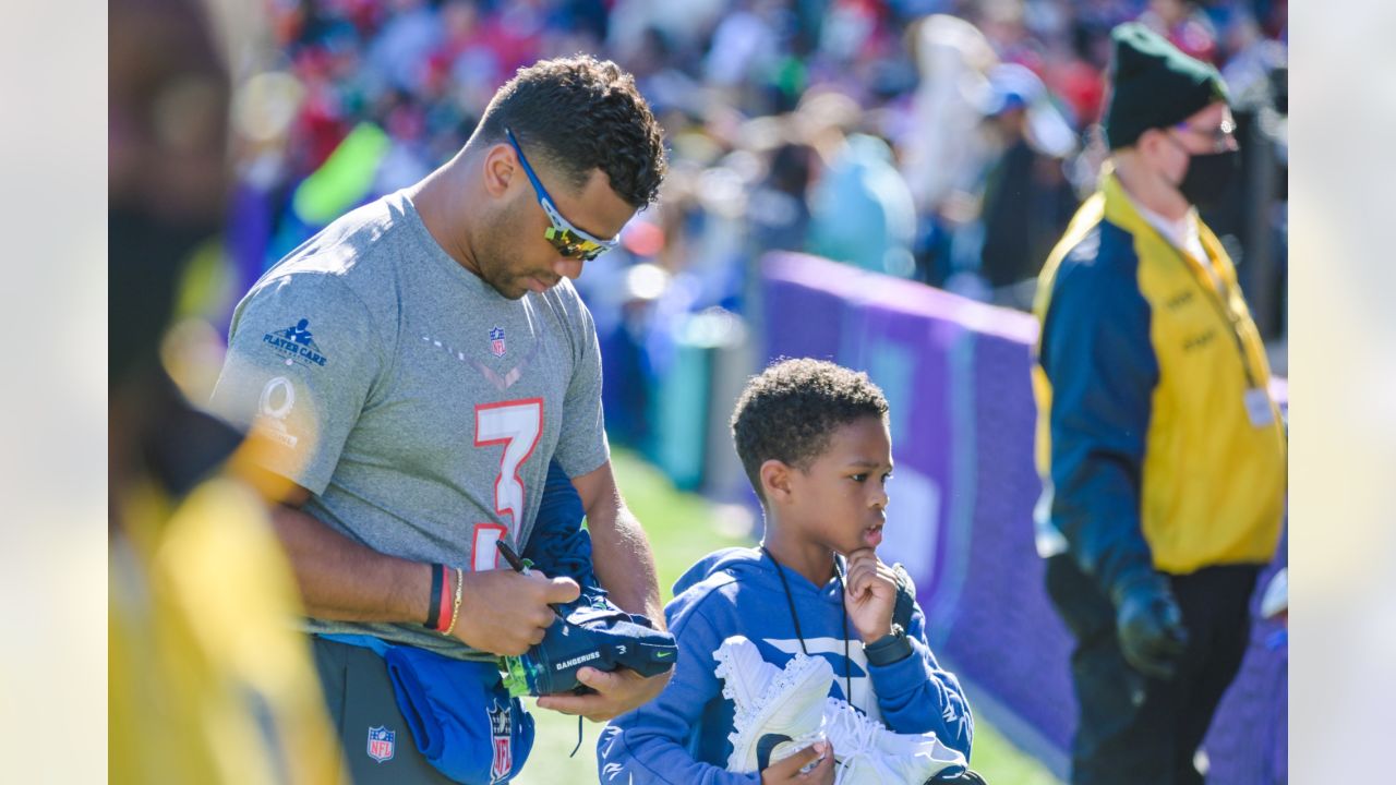 PHOTOS: Best Shots From Saturday's Pro Bowl Practice In Las Vegas